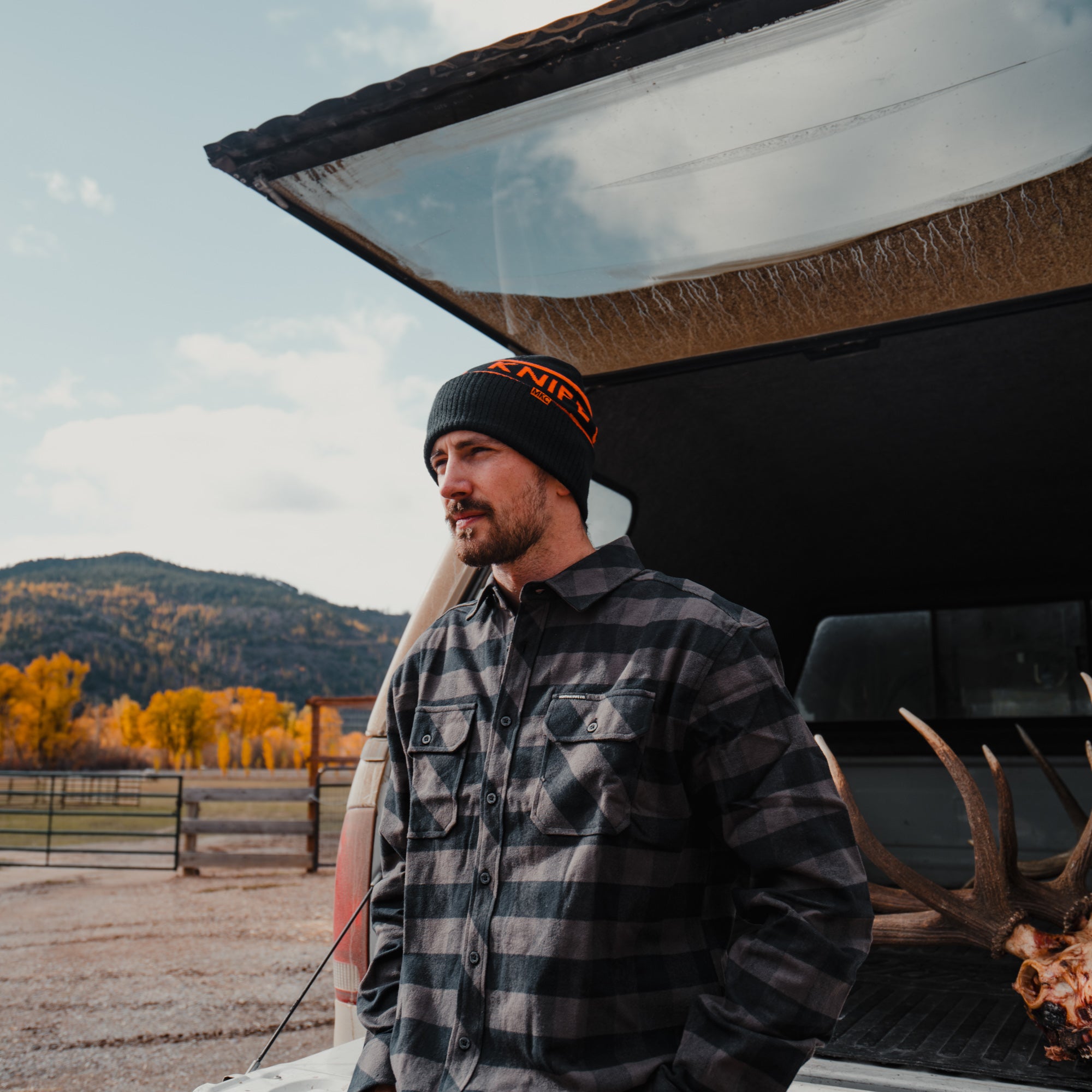 MKC BIG MOUNTAIN BEANIE - BLACK