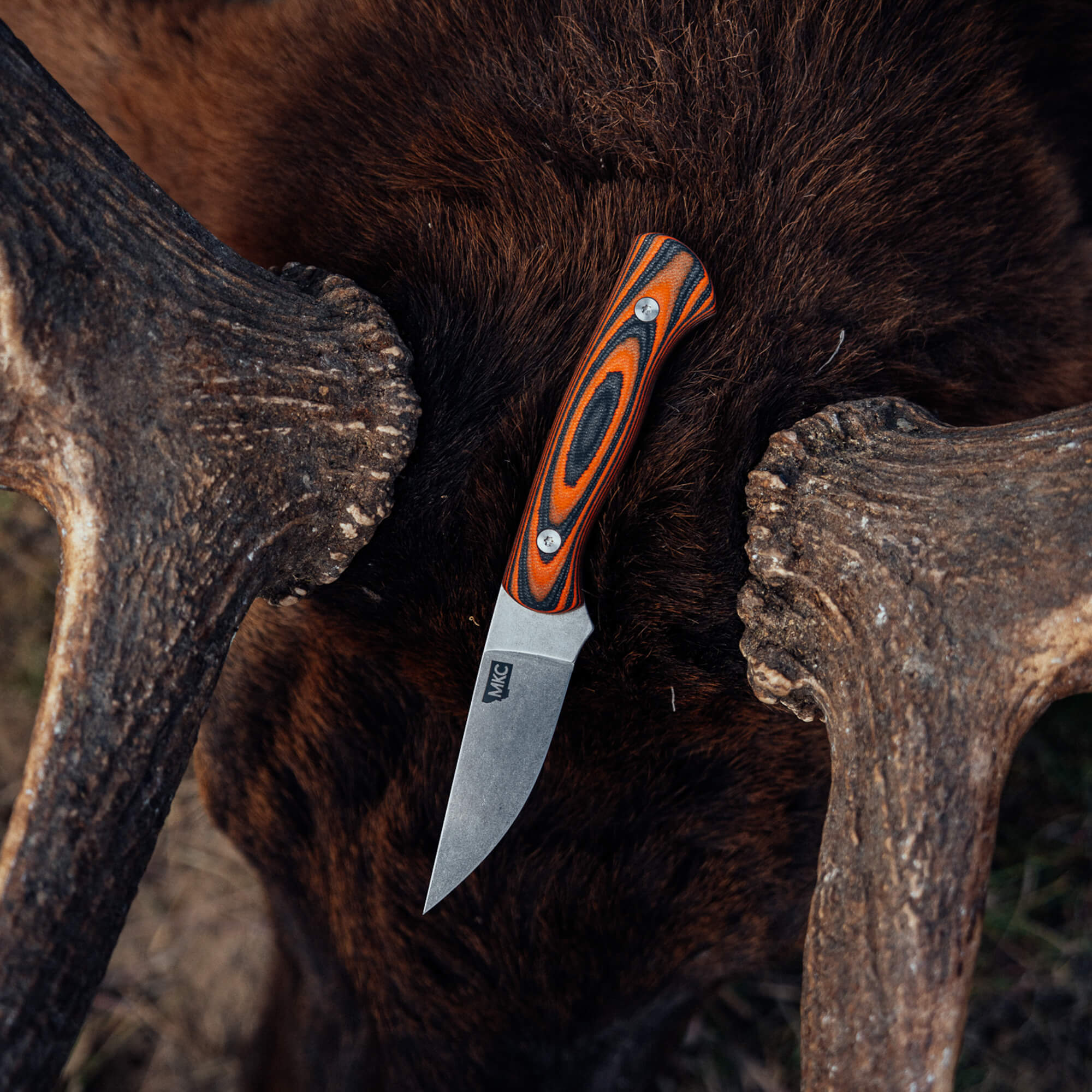 MAGNACUT BLACKFOOT 2.0 - ORANGE & BLACK