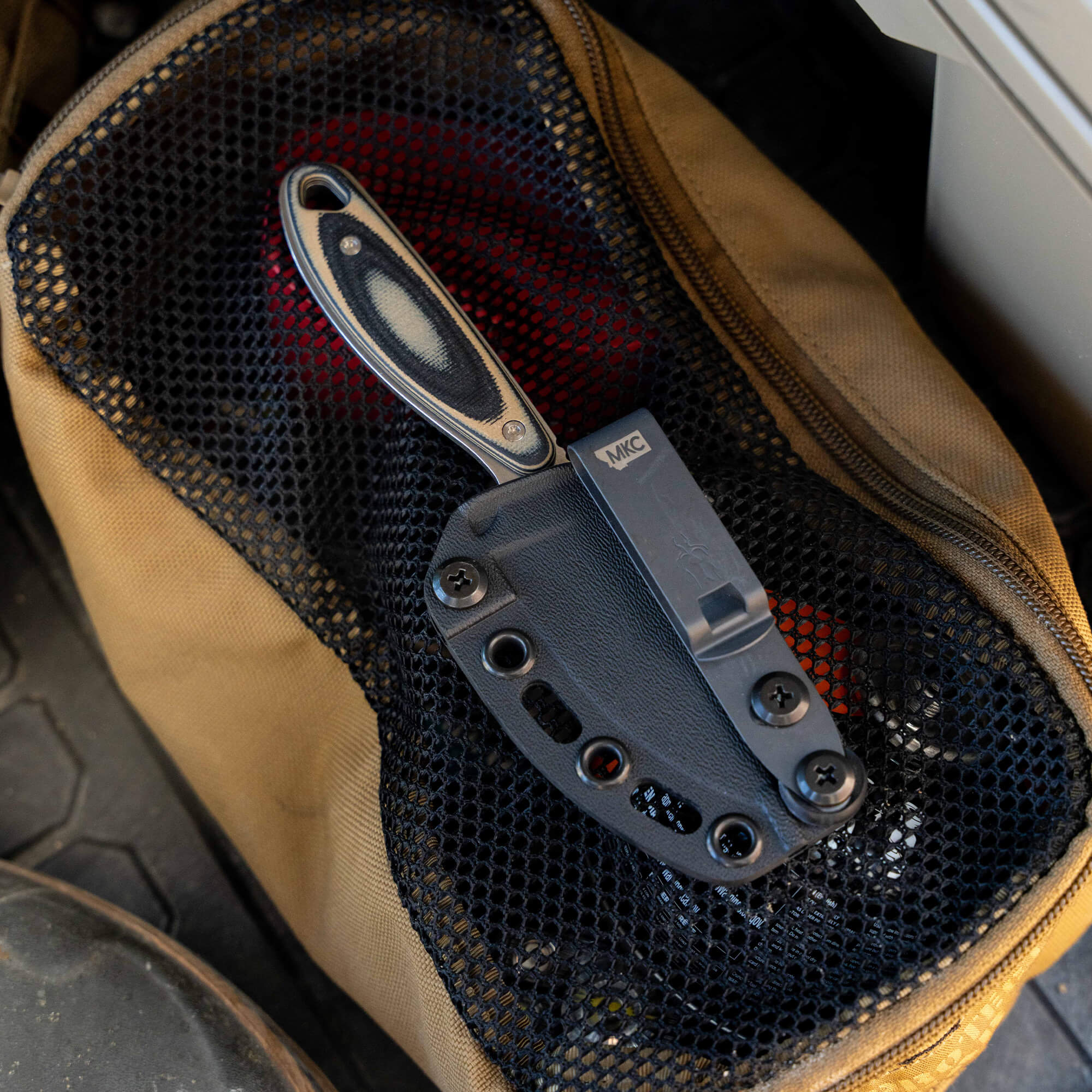 CASTLE ROCK - TAN & BLACK