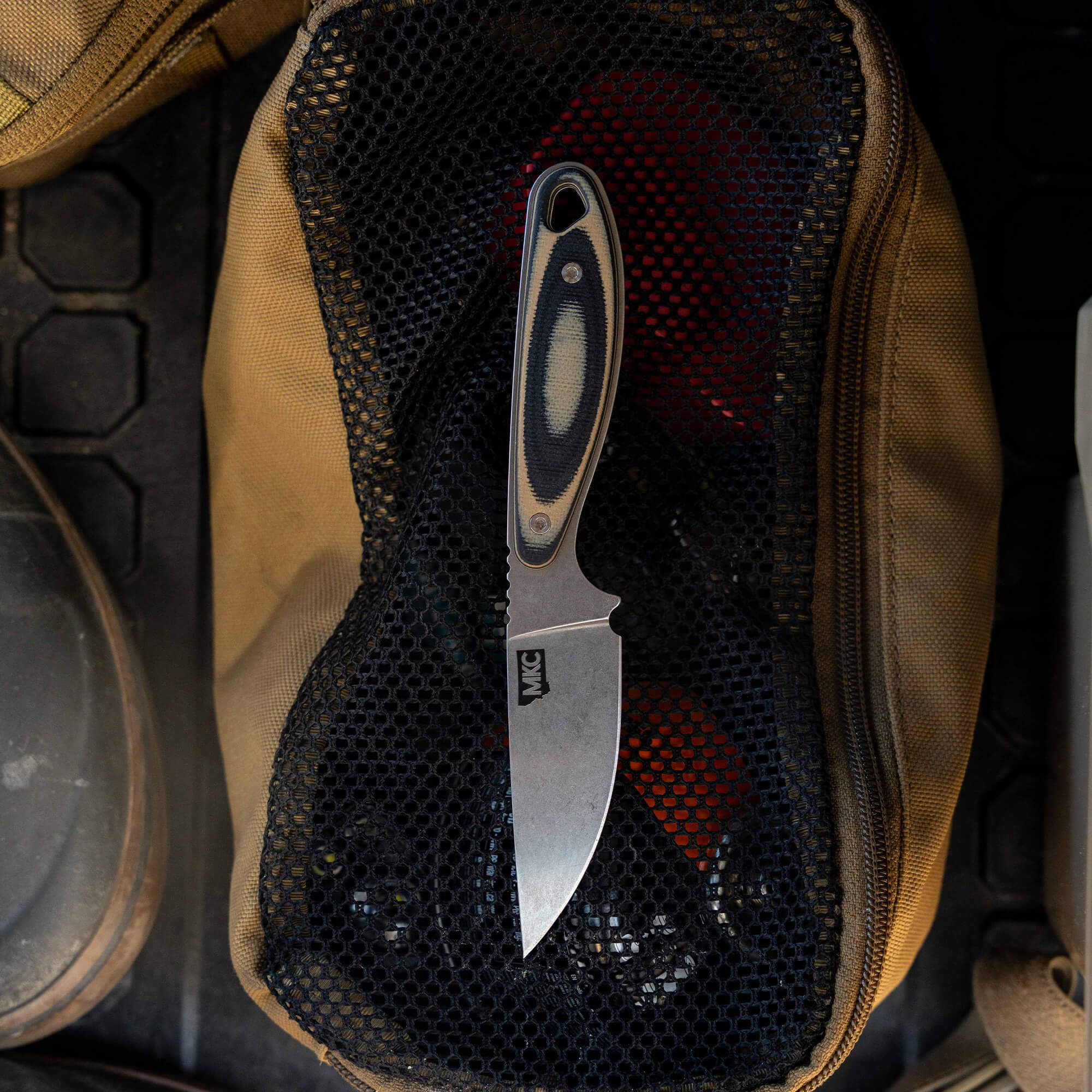 CASTLE ROCK - TAN & BLACK