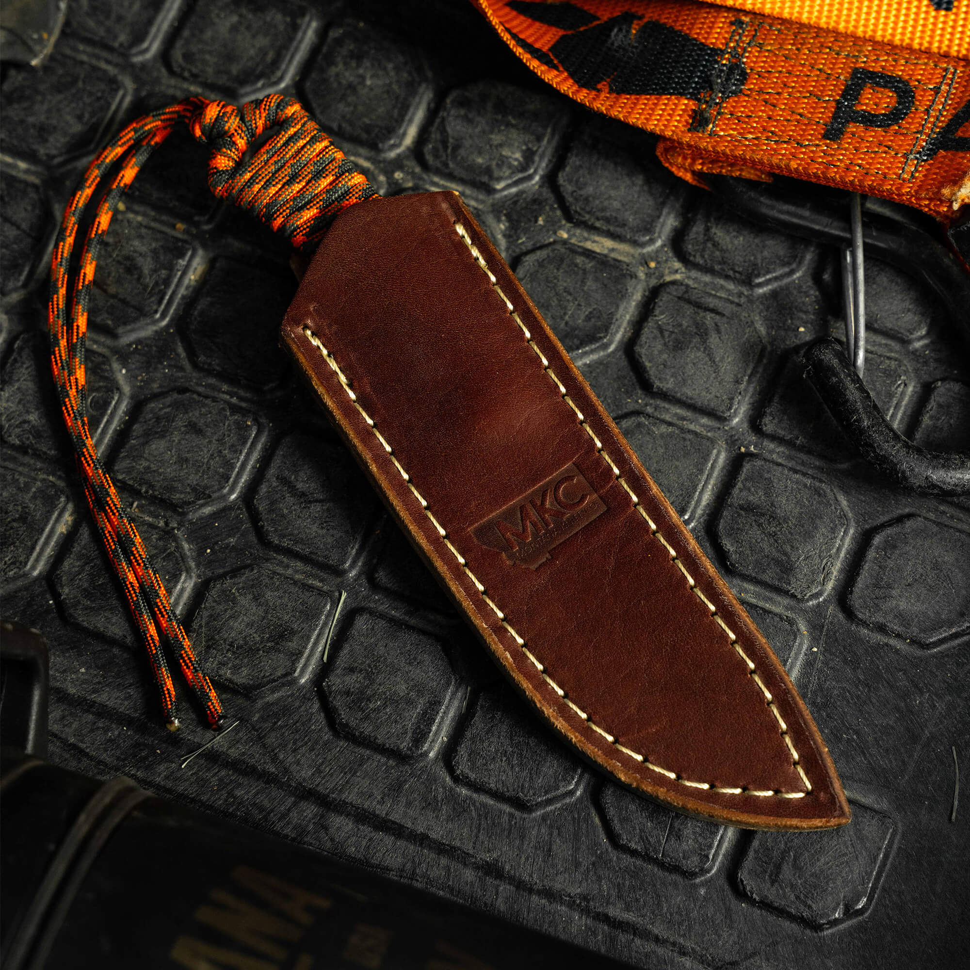 STONED GOAT 2.0 LEATHER SHEATH - VERTICAL BELT CARRY