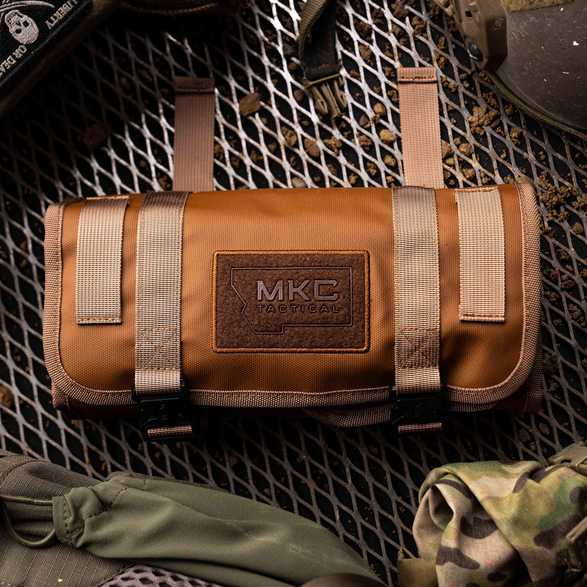 TACTICAL KNIFE ROLL - COYOTE