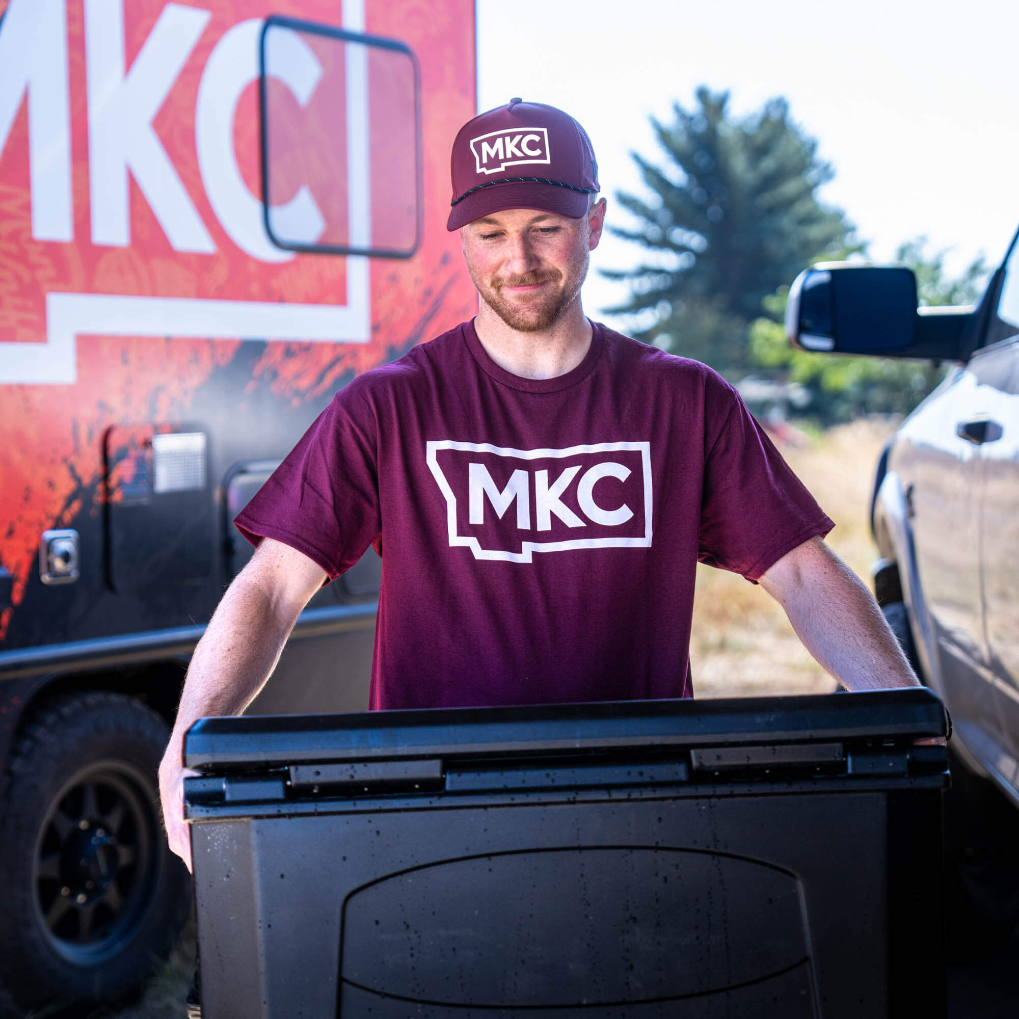 MKC TEAM TEE - MAROON
