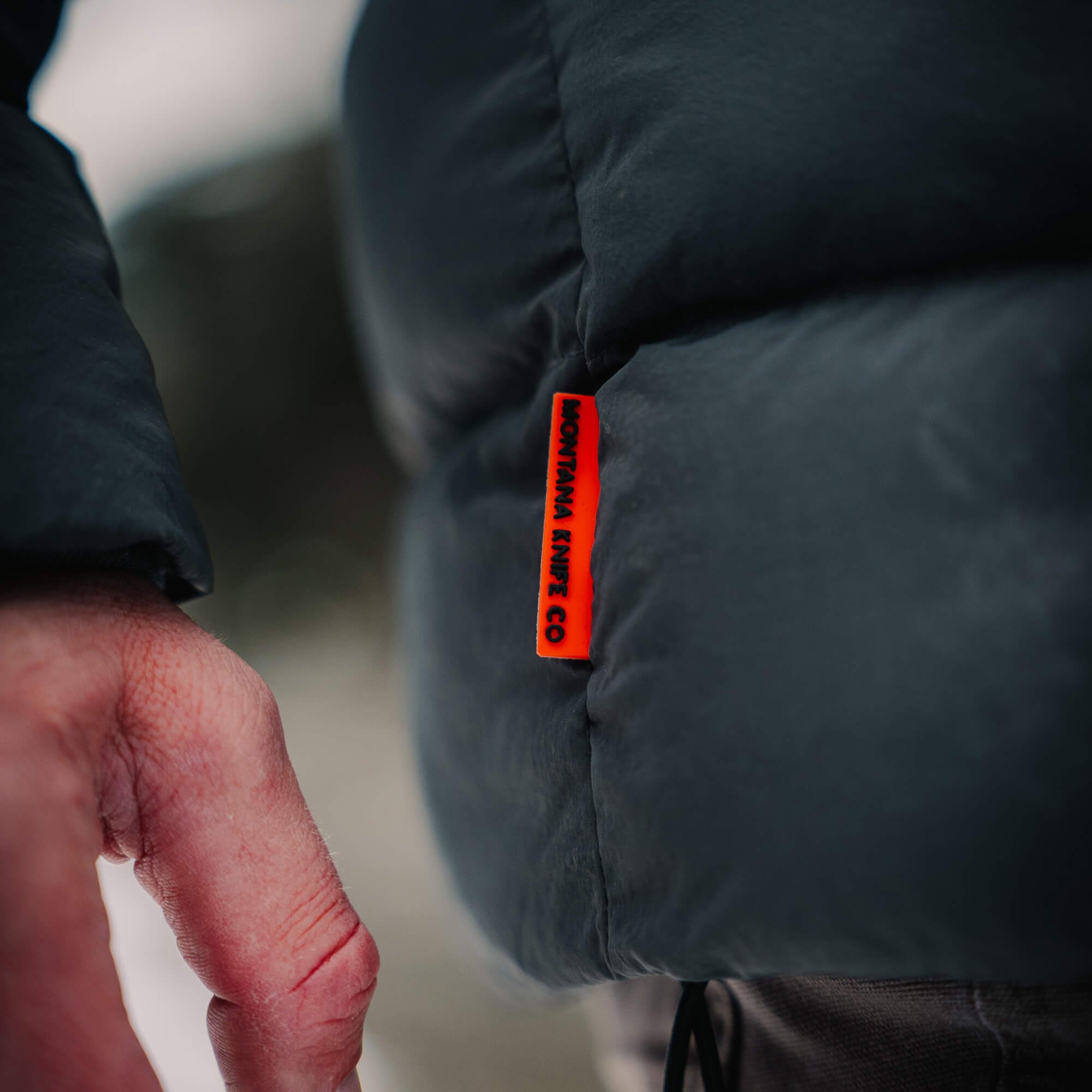 OBERLIN PULLOVER PUFFY JACKET - CHARCOAL