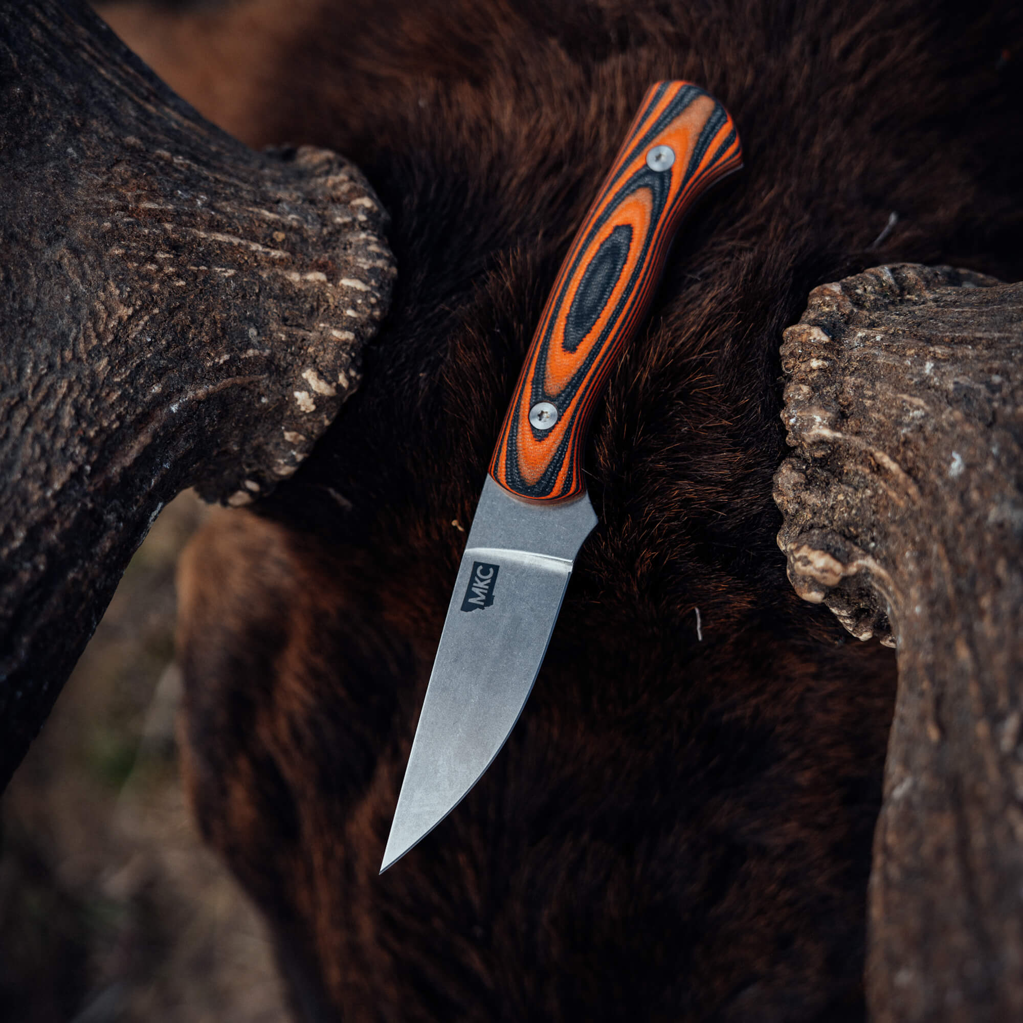 MAGNACUT BLACKFOOT 2.0 - ORANGE & BLACK