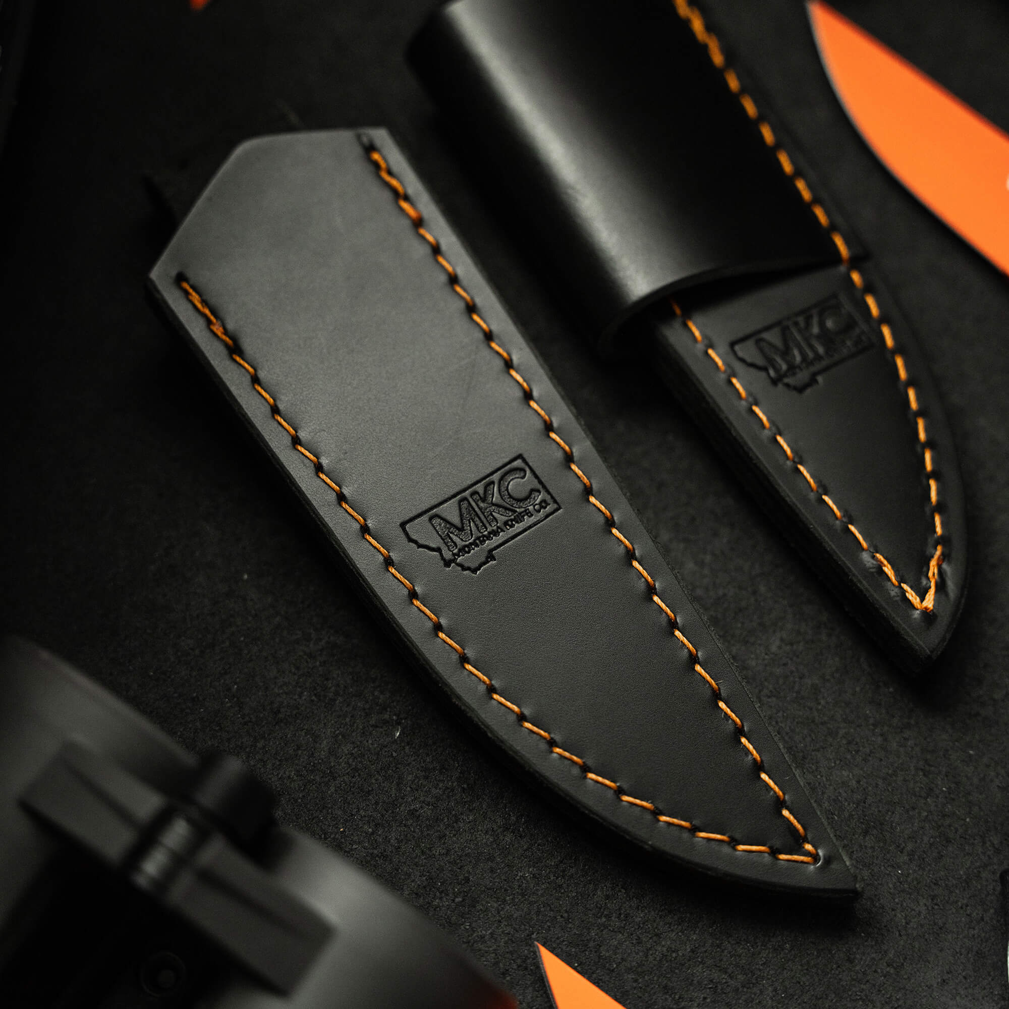 BLACK/ORANGE BLACKFOOT 2.0 LEATHER SHEATH - VERTICAL CARRY