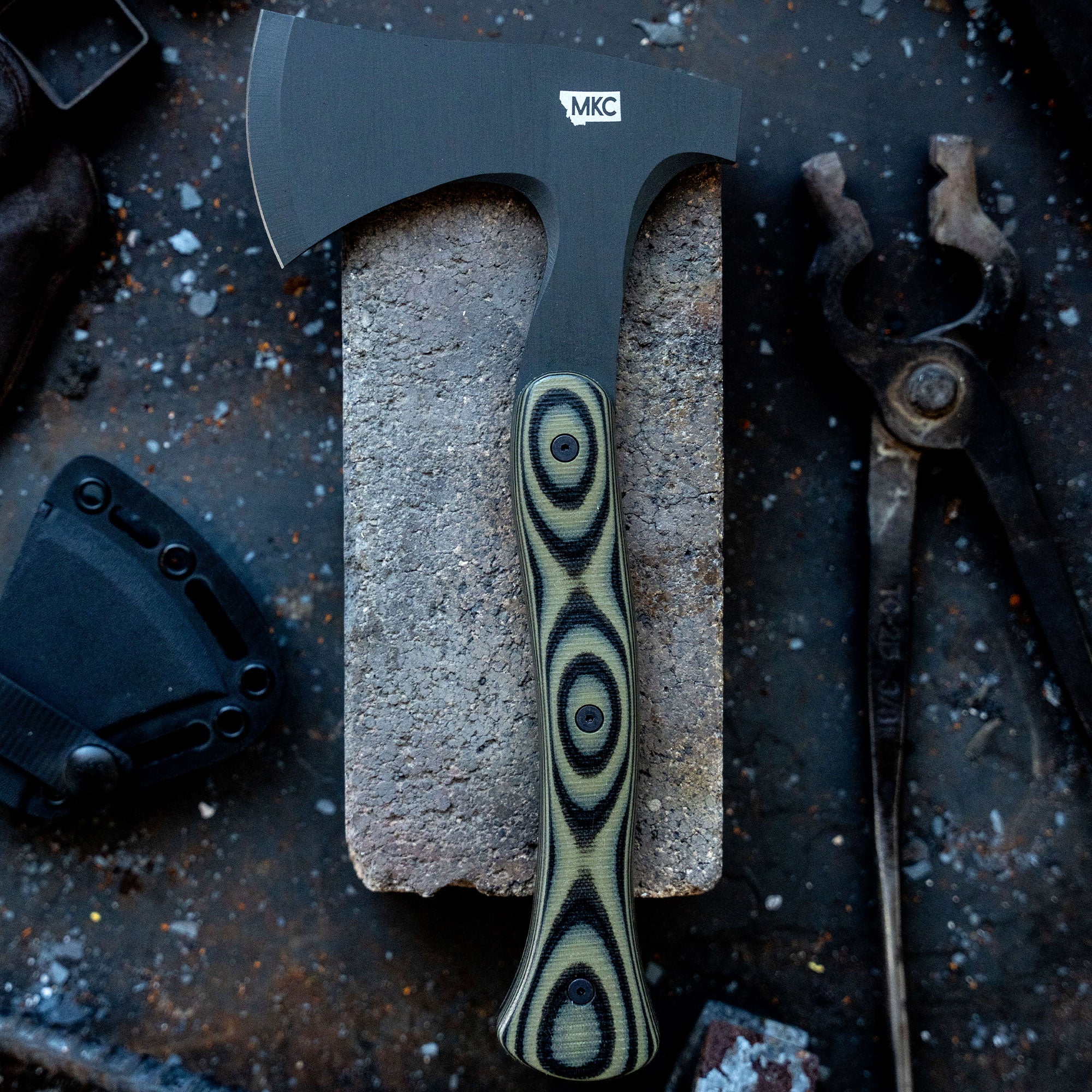 HELLGATE HATCHET - GREEN & BLACK