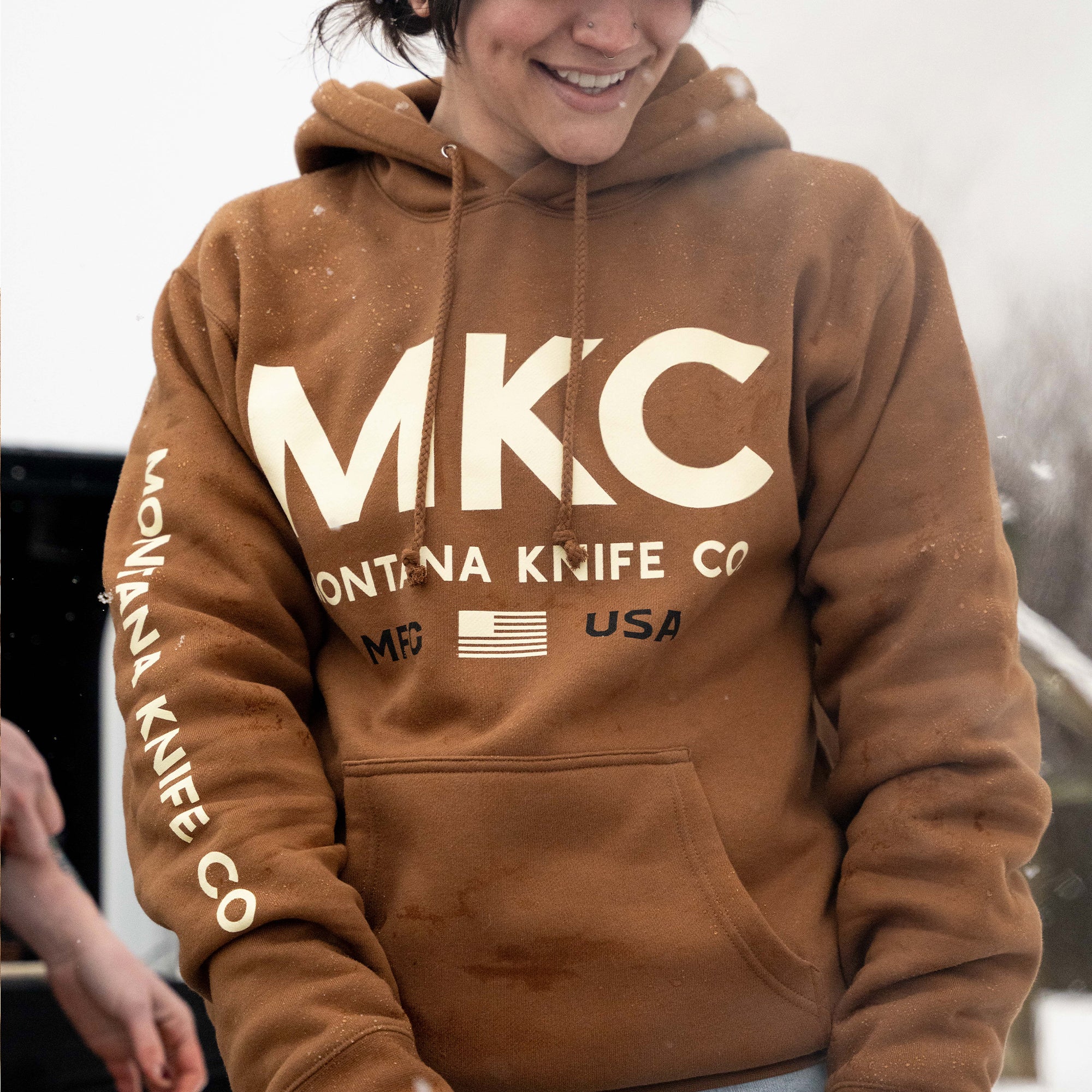 MKC LARGE LOGO HOODIE - SADDLE