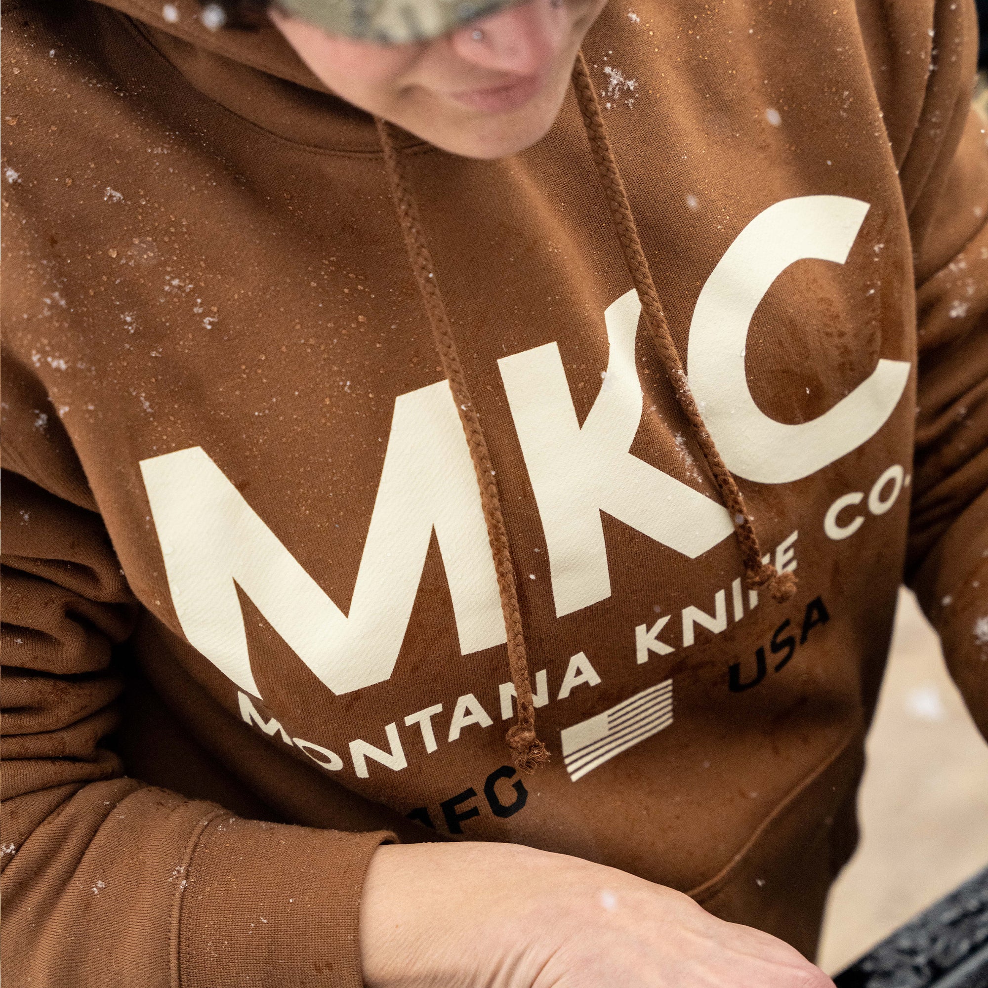 MKC LARGE LOGO HOODIE - SADDLE