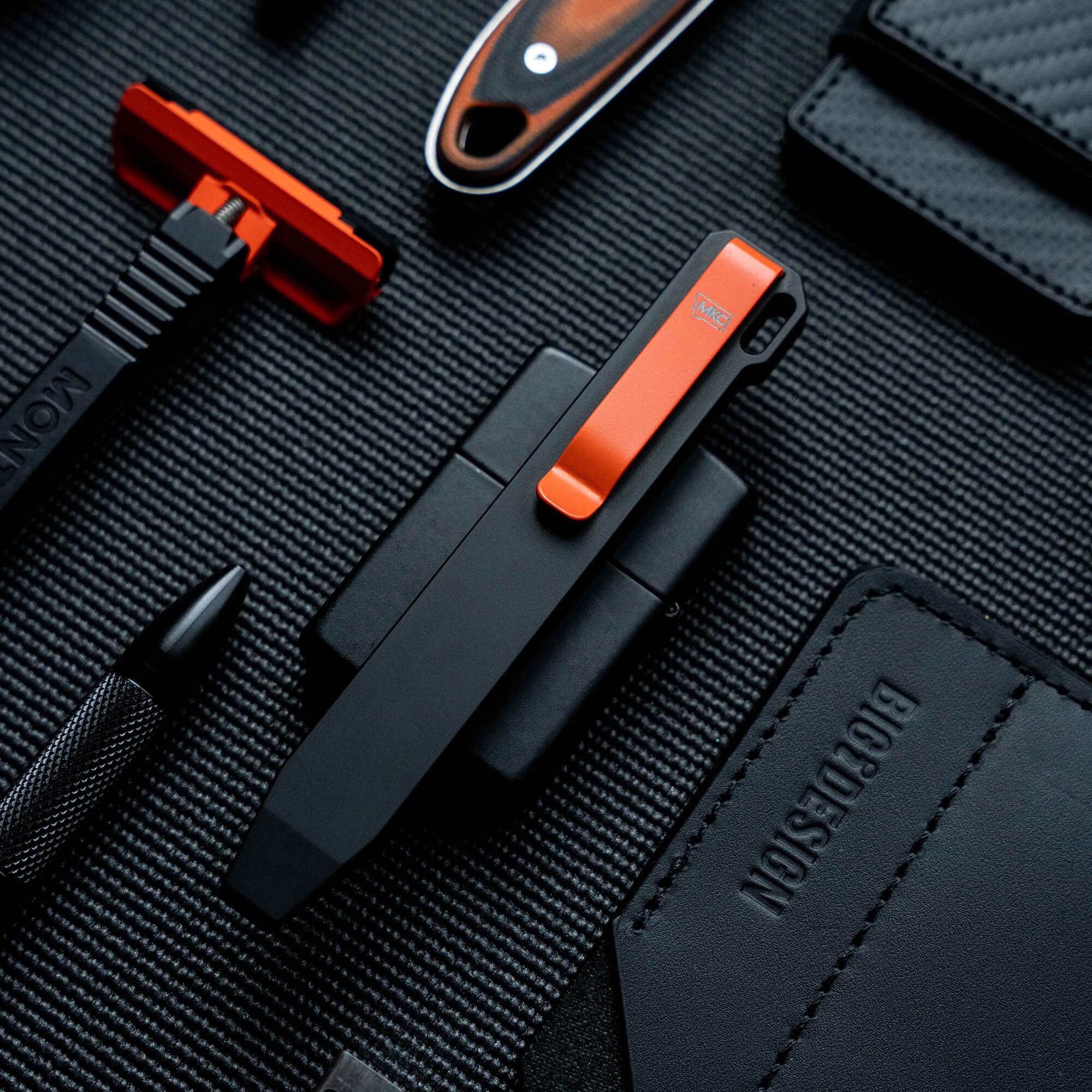 MKC X BIG IDEA DESIGN - Ti PRY BAR