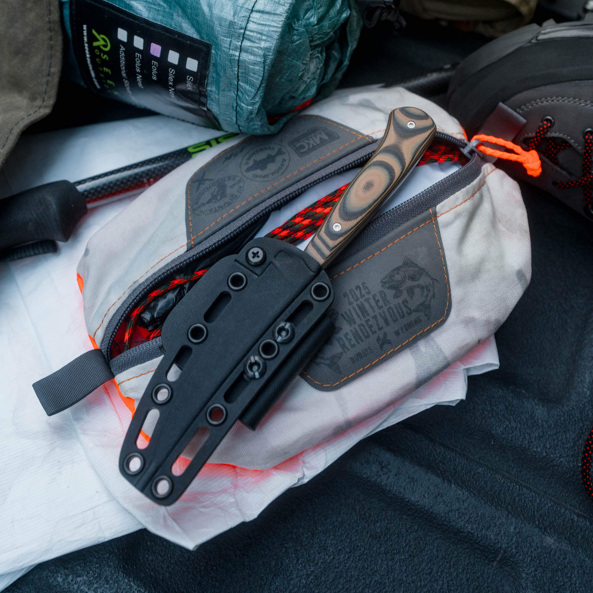 FIELD BONING KNIFE - TAN & BLACK