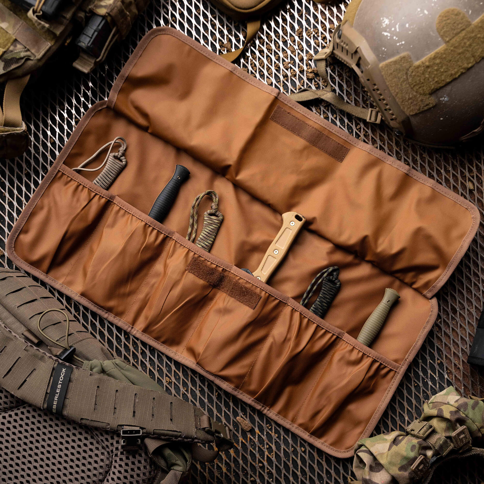 TACTICAL KNIFE ROLL - COYOTE