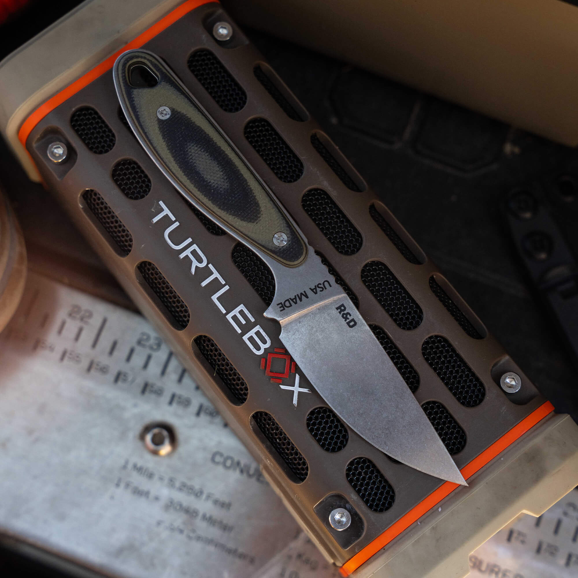 CASTLE ROCK - GREEN & BLACK