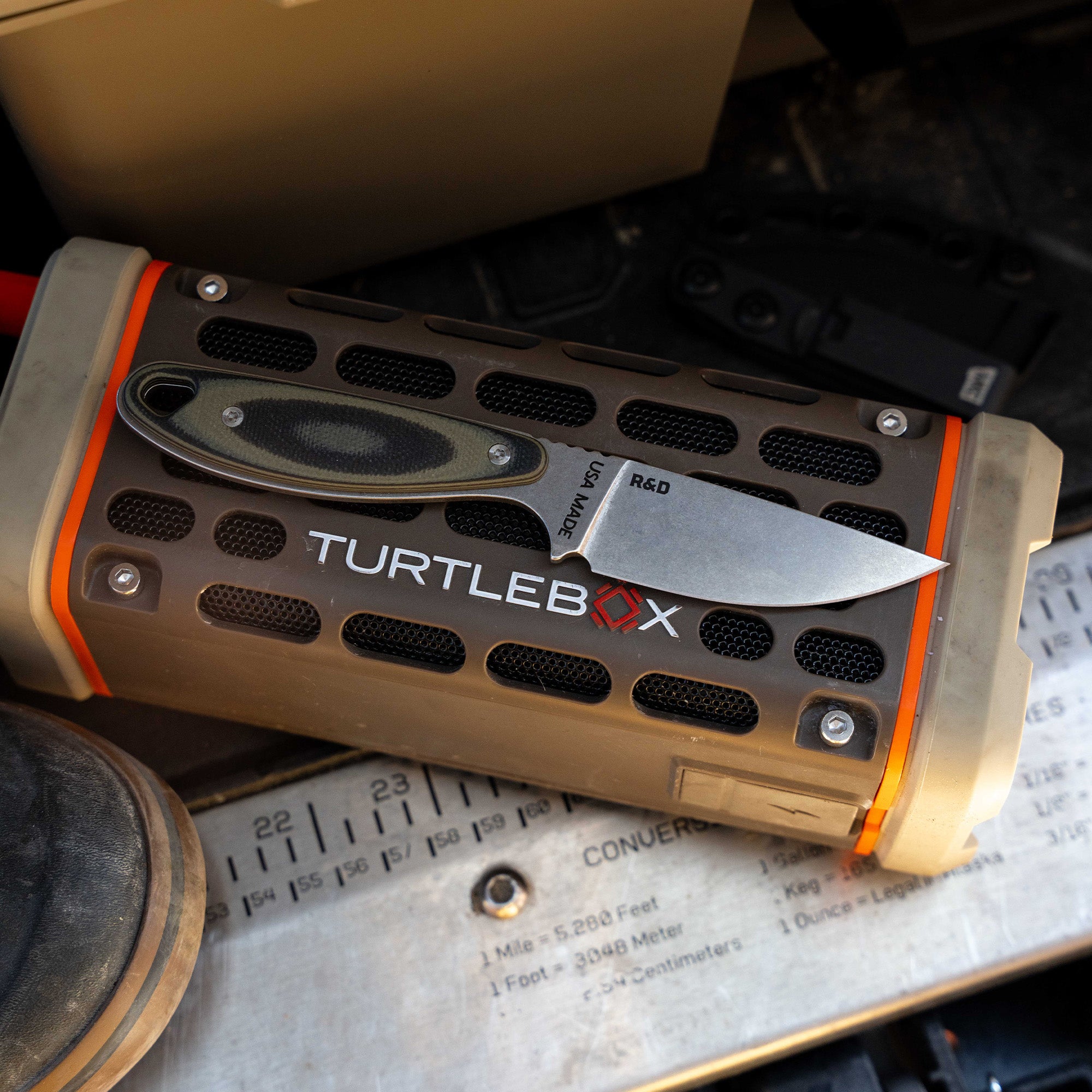 CASTLE ROCK - GREEN & BLACK