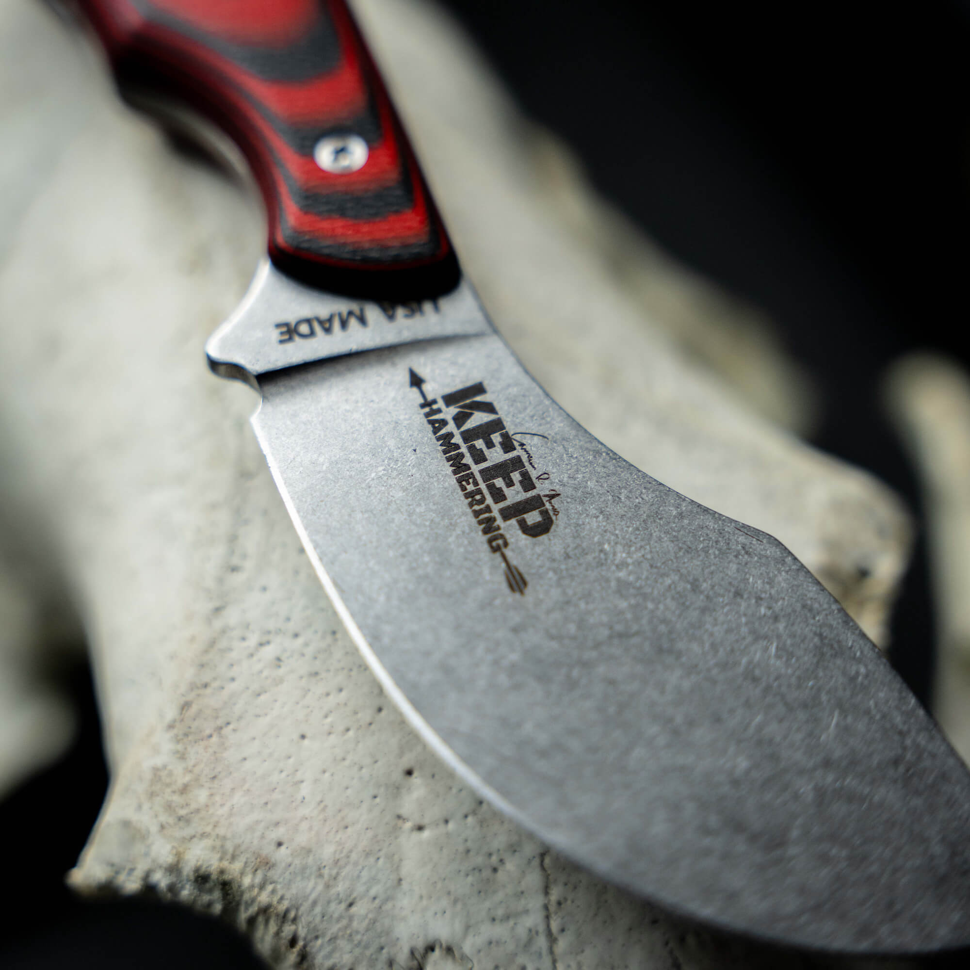 PACKOUT SKINNER - KEEP HAMMERING EDITION - RED & BLACK