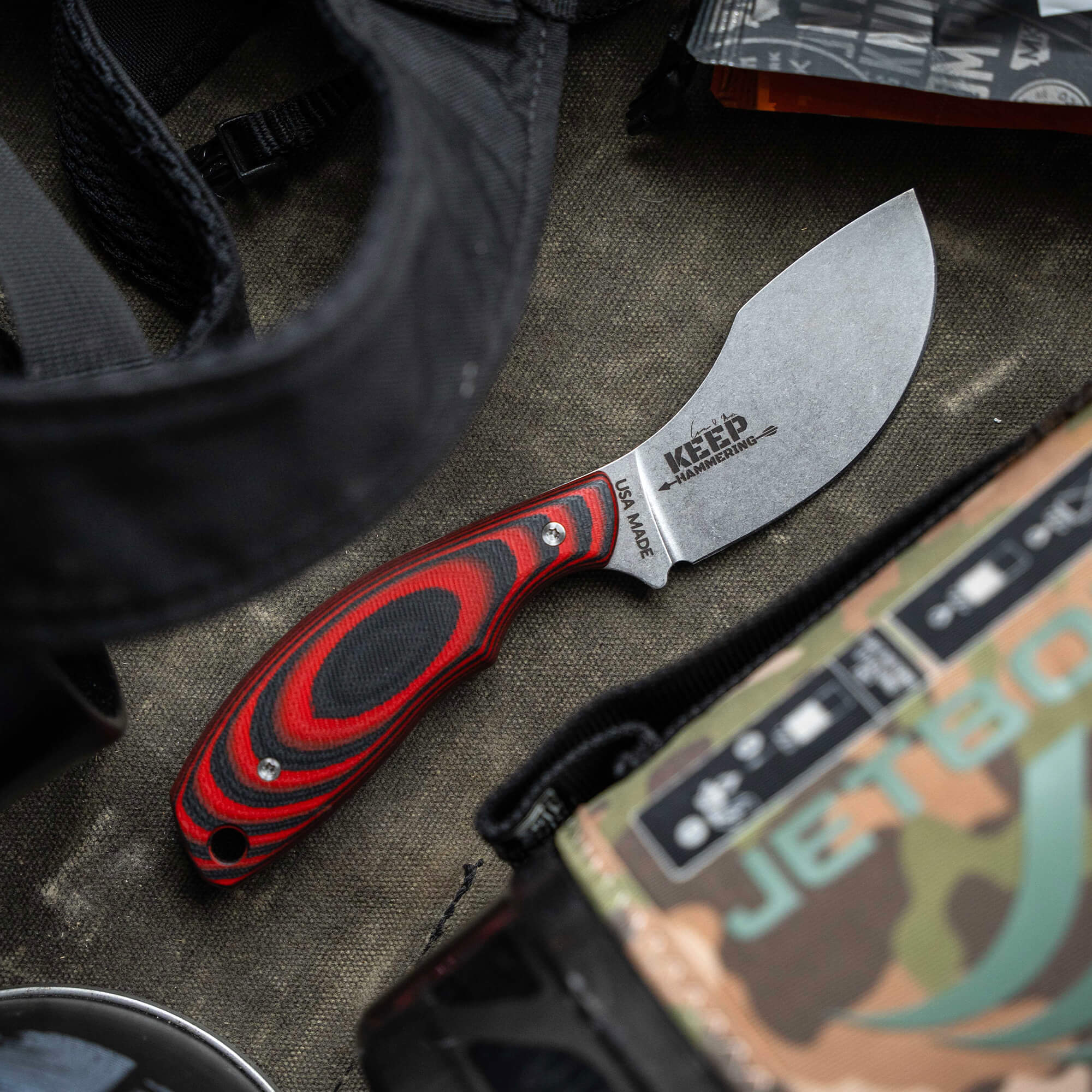 PACKOUT SKINNER - KEEP HAMMERING EDITION - RED & BLACK